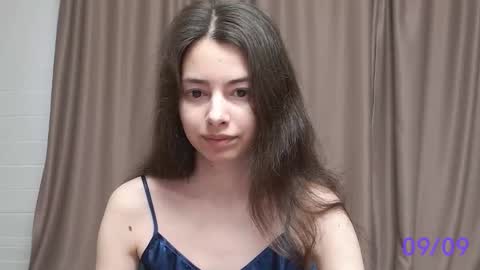 Snapshot of sweet_sweet_angel chatting on 09/09/25, 04:01 Angel online show from 09/09/25, 04:01