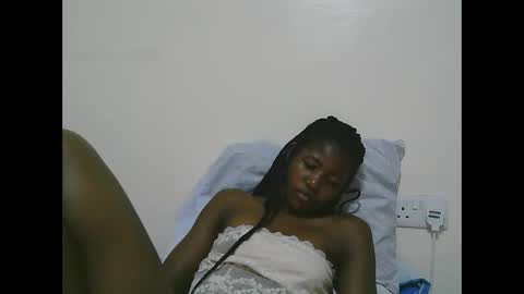 Snapshot of sweet_tattiana chatting on 02/14/25, 05:25 Tatty online show from 02/14/25, 05:25