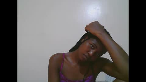 Snapshot of sweet_tattiana chatting on 02/19/25, 12:00 Tatty online show from 02/19/25, 12:00