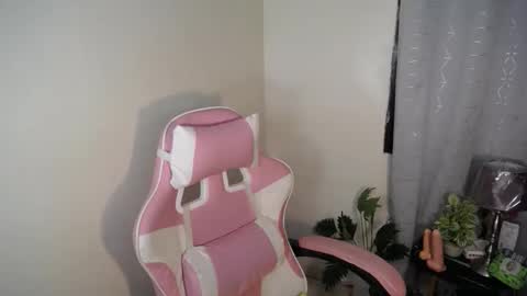 Snapshot of sweet_trishaxx chatting on 12/05/25, 05:49 Trisha online show from 12/05/25, 05:49