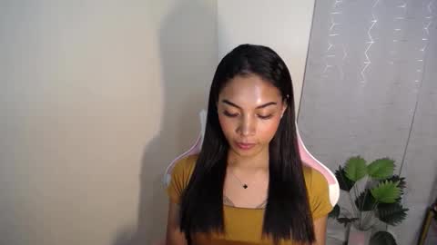 Snapshot of sweet_trishaxx chatting on 12/14/25, 10:25 Trisha online show from 12/14/25, 10:25