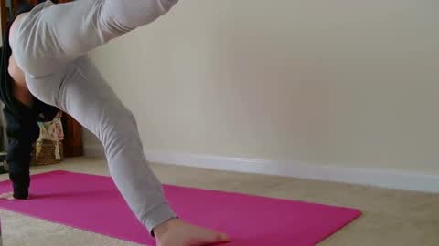 Snapshot of sweet_truffle chatting on 11/06/25, 01:34 Heidi Brenner - Please check bio for schedule FAQ online show from 11/06/25, 01:34