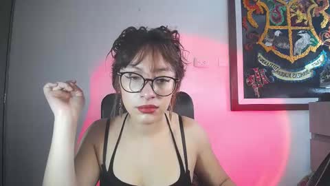 Snapshot of sweet_venus4 chatting on 10/22/25, 03:45 sweet_venus4 online show from 10/22/25, 03:45