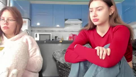 sweet_violetti online show from 02/12/25, 12:22