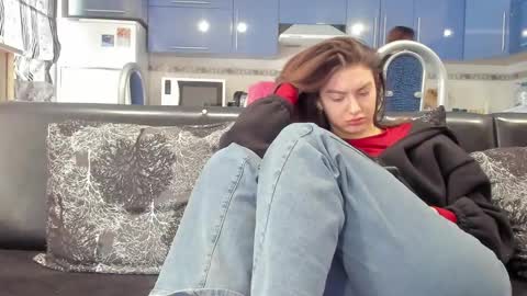 sweet_violetti online show from 02/14/25, 11:31