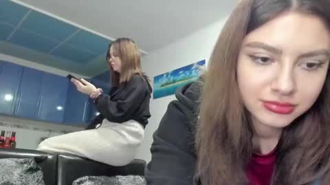 sweet_violetti online show from 02/15/25, 04:45