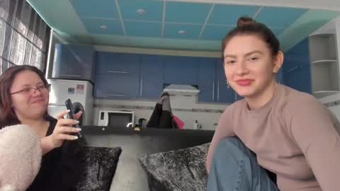 sweet_violetti online show from 02/16/25, 01:38