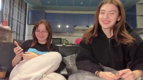 sweet_violetti online show from 02/20/25, 02:13