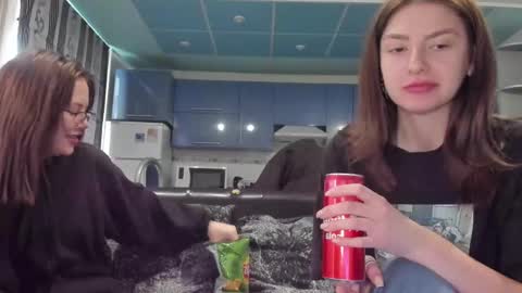 sweet_violetti online show from 02/23/25, 12:37