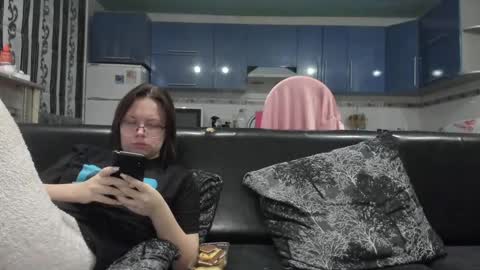 sweet_violetti online show from 02/26/25, 04:14