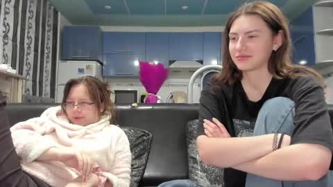 sweet_violetti online show from 02/28/25, 05:26