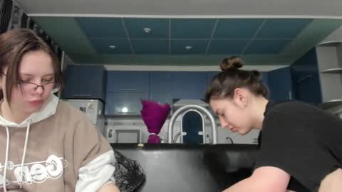sweet_violetti online show from 03/02/25, 04:10