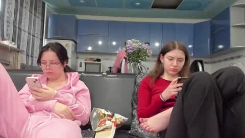 sweet_violetti online show from 03/11/25, 02:40