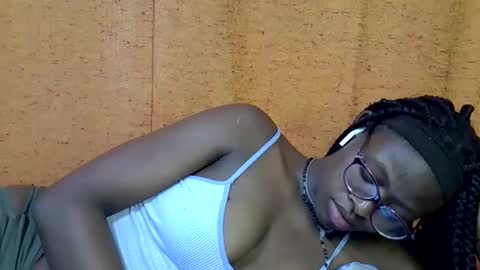 Snapshot of sweet_zarah chatting on 04/11/26, 08:24 sweet_zarah online show from 04/11/26, 08:24