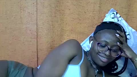 Snapshot of sweet_zarah chatting on 04/14/26, 06:14 sweet_zarah online show from 04/14/26, 06:14