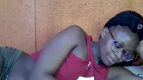 Snapshot of sweet_zarah chatting on 04/17/26, 01:30 sweet_zarah online show from 04/17/26, 01:30