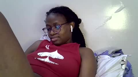 Snapshot of sweet_zarah chatting on 04/26/26, 07:00 sweet_zarah online show from 04/26/26, 07:00