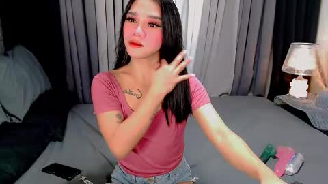 Snapshot of sweet_zoey12 chatting on 10/25/25, 08:55 bea takashi  online show from 10/25/25, 08:55
