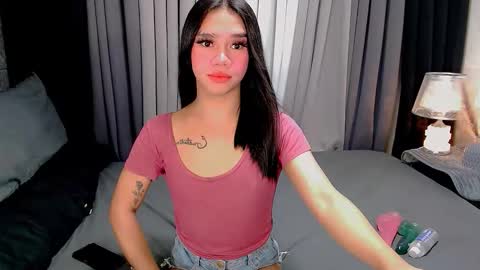 Snapshot of sweet_zoey12 chatting on 10/27/25, 08:51 bea takashi  online show from 10/27/25, 08:51