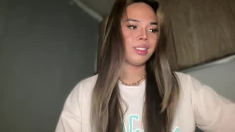 Snapshot of sweetalexa19 chatting on 10/12/25, 02:43 alexa your one and only queen online show from 10/12/25, 02:43