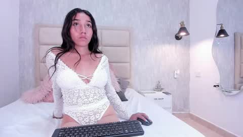 Snapshot of sweetandyy_ chatting on 02/17/25, 08:04 ANDY online show from 02/17/25, 08:04