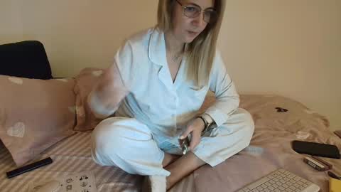 Ania online show from 12/19/24, 09:38