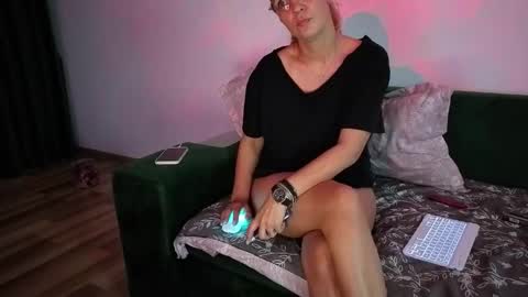 Ania online show from 10/15/25, 07:14