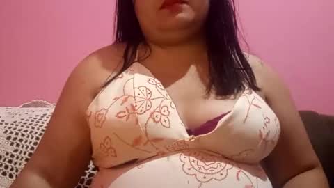 Snapshot of sweetapple808216 chatting on 12/25/24, 03:50 sweetapple808216 online show from 12/25/24, 03:50