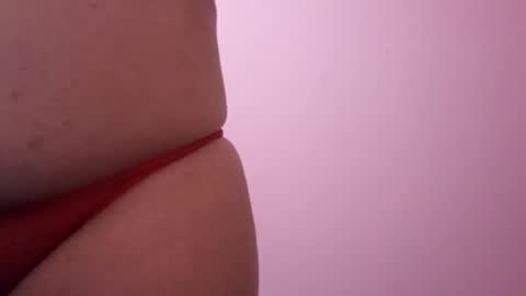 Snapshot of sweetapple808216 chatting on 12/31/24, 12:00 sweetapple808216 online show from 12/31/24, 12:00