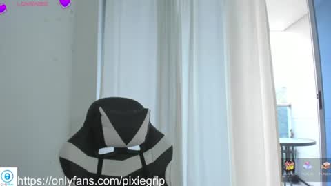 SweetAura0 0  online show from 06/15/26, 12:51