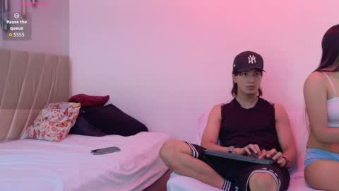 Snapshot of sweetauracouple chatting on 06/05/26, 12:44 sweetauracouple online show from 06/05/26, 12:44