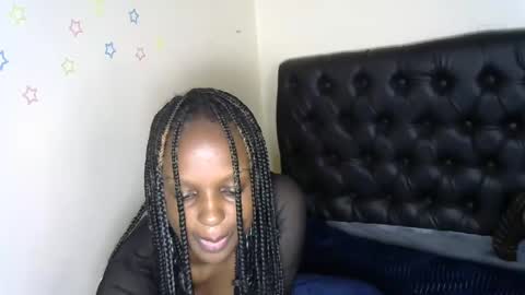 Snapshot of sweetberry30 chatting on 12/12/24, 01:28 sweetberry30 online show from 12/12/24, 01:28