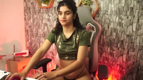 Salom independent model online show from 02/10/26, 10:03