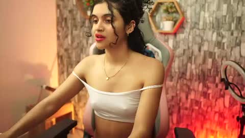 Salom independent model online show from 07/19/26, 11:30