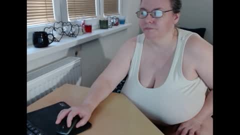 Sweetboobs85h online show from 02/07/25, 12:28