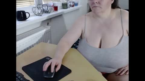 Sweetboobs85h online show from 02/12/25, 01:16