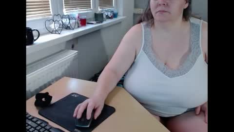 Sweetboobs85h online show from 02/22/25, 09:45