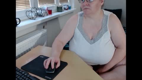 Sweetboobs85h online show from 02/22/25, 12:51