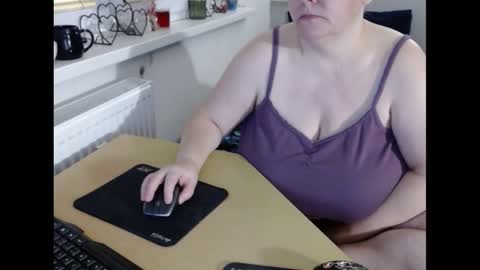 Sweetboobs85h online show from 02/22/25, 08:09