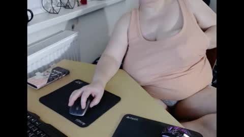 Sweetboobs85h online show from 02/23/25, 08:11