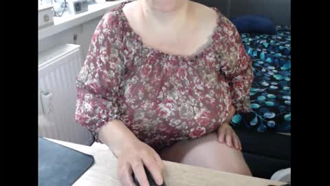 Snapshot of sweetboobs85h chatting on 09/14/25, 08:13 Sweetboobs85h online show from 09/14/25, 08:13