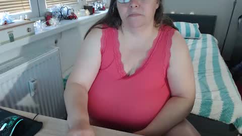 Snapshot of sweetboobs85h chatting on 11/16/25, 09:48 Sweetboobs85h online show from 11/16/25, 09:48