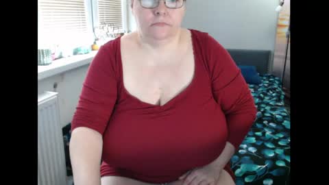 Sweetboobs85h online show from 04/16/26, 08:59