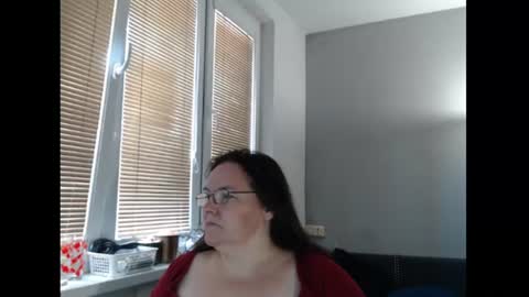Sweetboobs85h online show from 06/18/26, 07:41