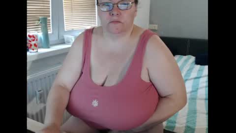Sweetboobs85h online show from 07/06/26, 03:14