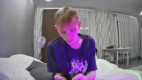 Snapshot of sweetboy7072007 chatting on 12/16/25, 06:02 SweetyBoy online show from 12/16/25, 06:02