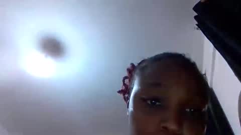 sweetbrwntit online show from 10/28/25, 08:07