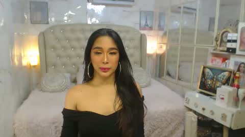 Carla online show from 09/30/25, 03:11