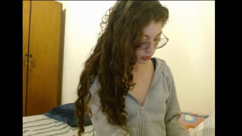 Snapshot of sweetcalm_ chatting on 02/10/26, 03:54 sweetcalm_ online show from 02/10/26, 03:54