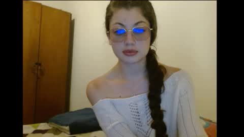 Snapshot of sweetcalm_ chatting on 03/03/26, 04:18 sweetcalm_ online show from 03/03/26, 04:18